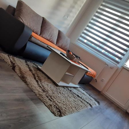 Apartman Hedonija โนวาวาโรช ภายนอก รูปภาพ