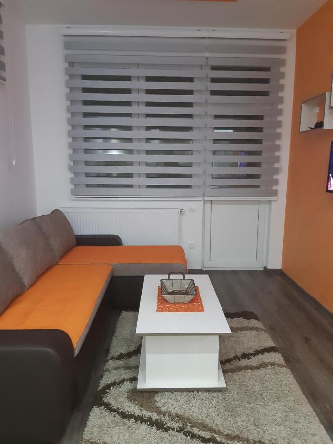 Apartman Hedonija โนวาวาโรช ภายนอก รูปภาพ