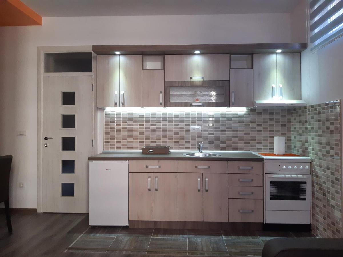 Apartman Hedonija โนวาวาโรช ภายนอก รูปภาพ