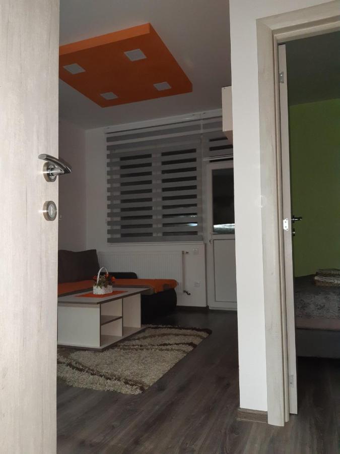 Apartman Hedonija โนวาวาโรช ภายนอก รูปภาพ