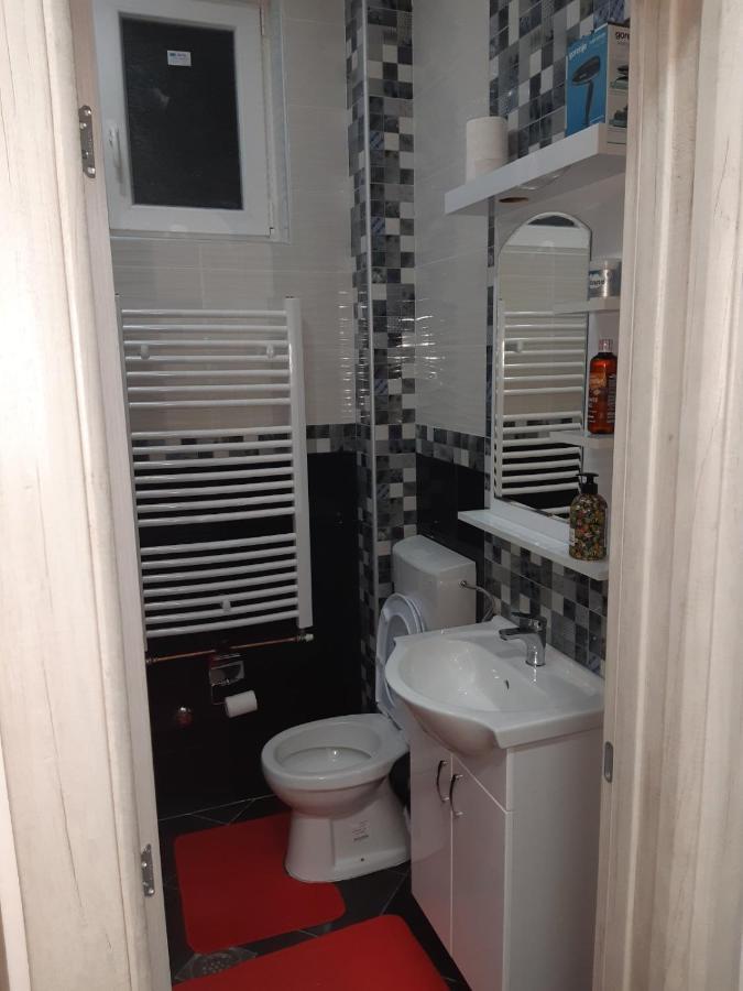 Apartman Hedonija โนวาวาโรช ภายนอก รูปภาพ