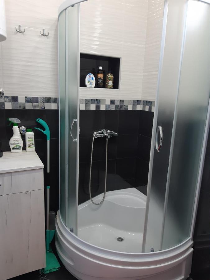 Apartman Hedonija โนวาวาโรช ภายนอก รูปภาพ