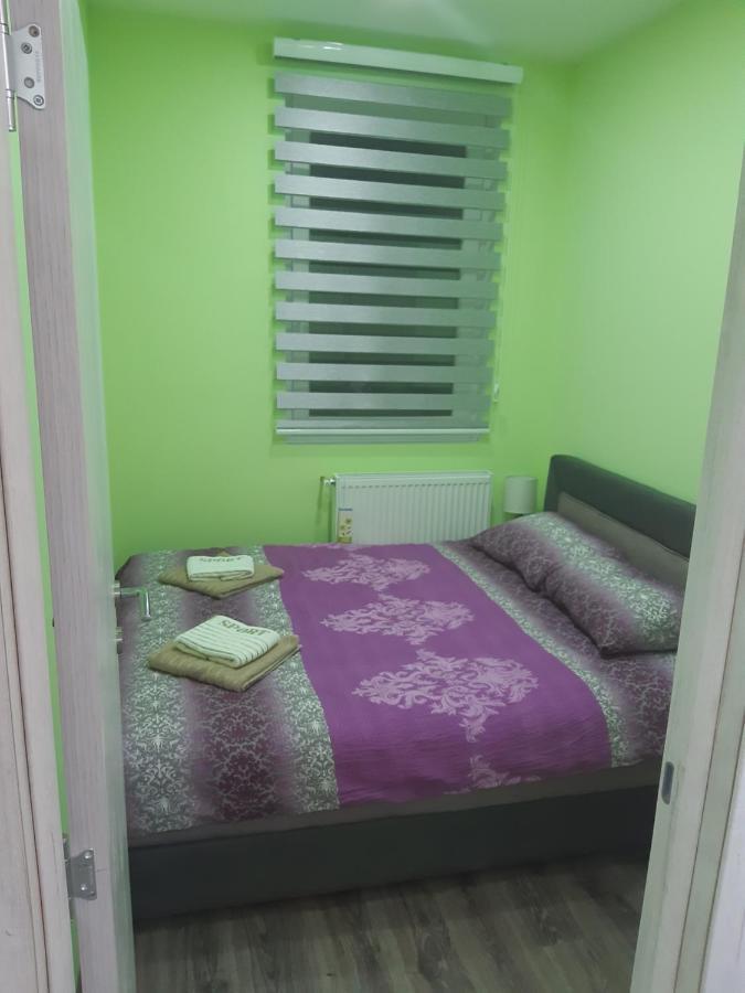Apartman Hedonija โนวาวาโรช ภายนอก รูปภาพ