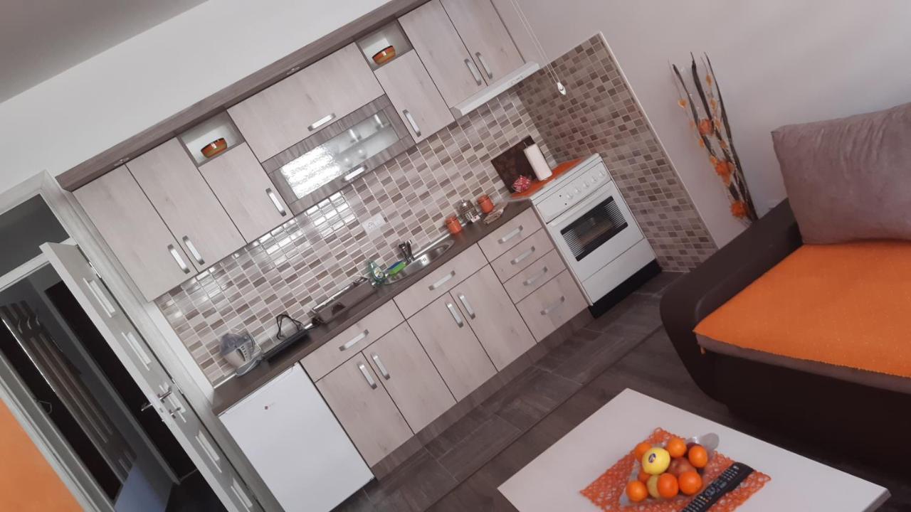 Apartman Hedonija โนวาวาโรช ภายนอก รูปภาพ