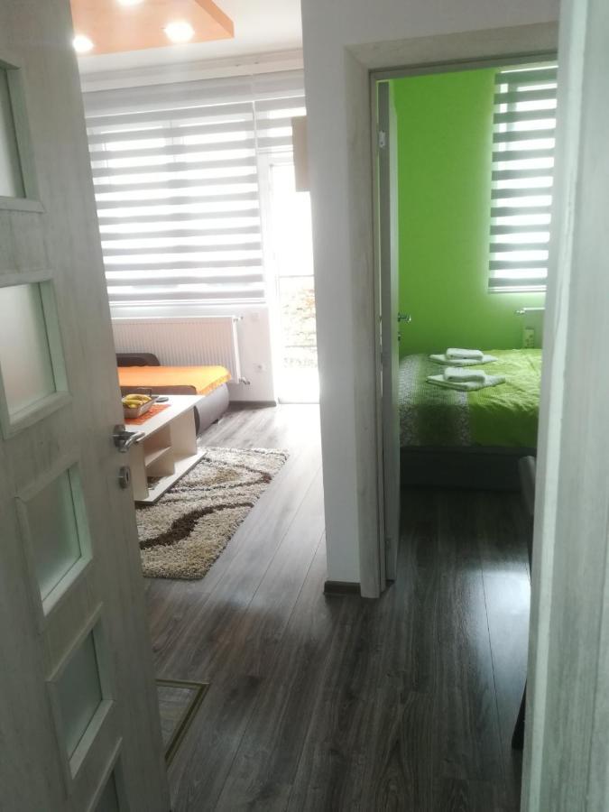 Apartman Hedonija โนวาวาโรช ภายนอก รูปภาพ