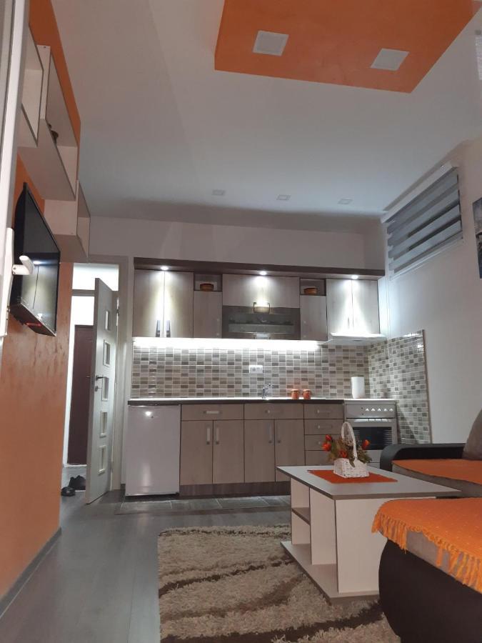 Apartman Hedonija โนวาวาโรช ภายนอก รูปภาพ